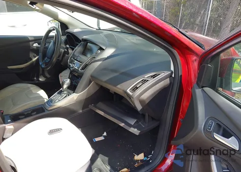 2015 Ford Focus Titanium from USA, damaged, VIN 1FADP3N27FL292462